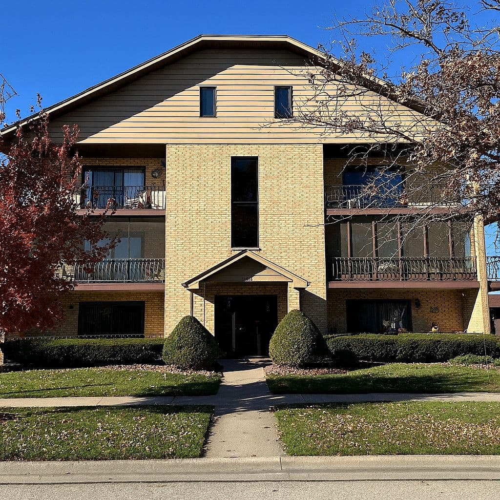 16806 82nd Ave APT 3S, Tinley Park, IL 60477