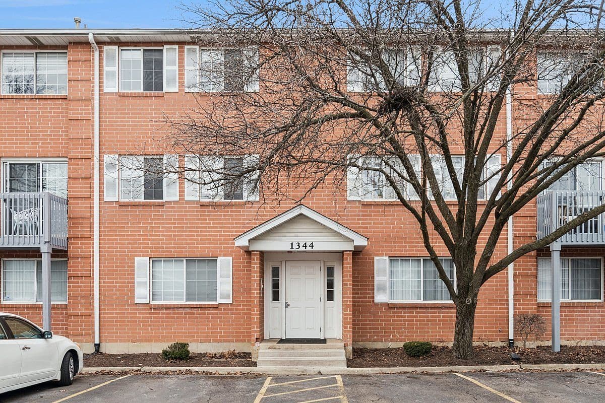 1344 S Lorraine Rd APT C, Wheaton, IL 60189