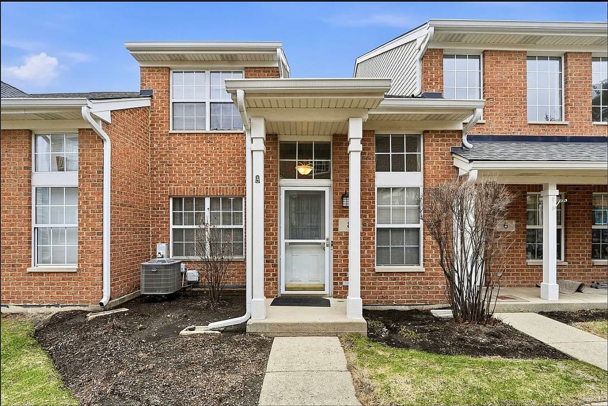 Front exterior, 8 Saint Regis Ct, Elmhurst, IL 60126
